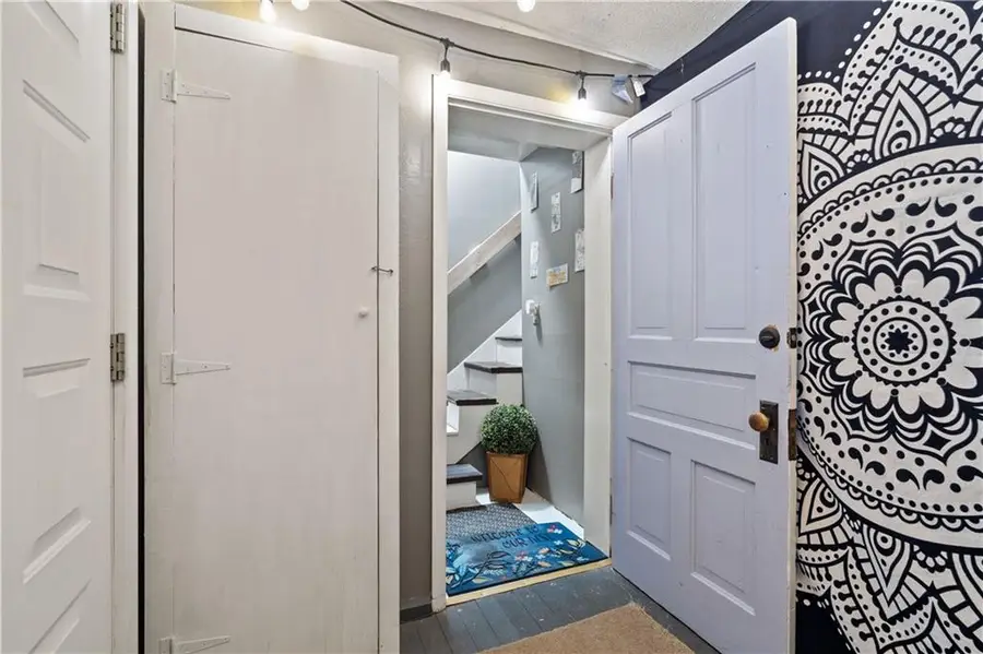 3800 Roanoke Road, Kansas City, MO 64111 - Image #2