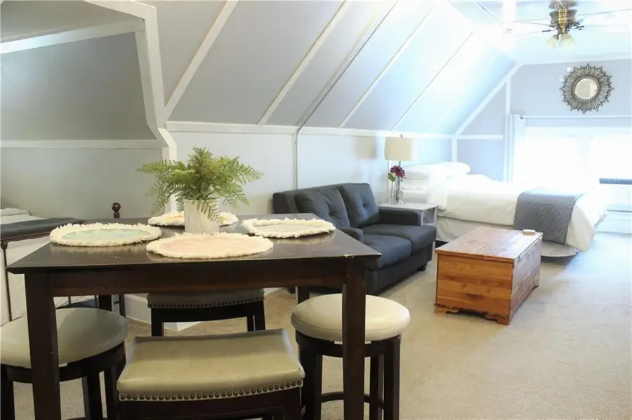 3800 Roanoke Road, Kansas City, MO 64111 - Image #3