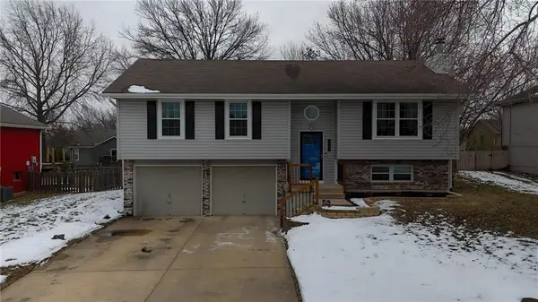 1701 NE Auburn Drive, Lee's Summit, MO 64086