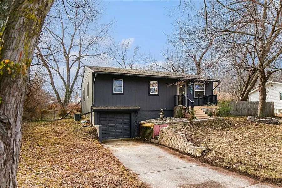 3809 E 96th Street, Kansas City, MO 64137 - #3