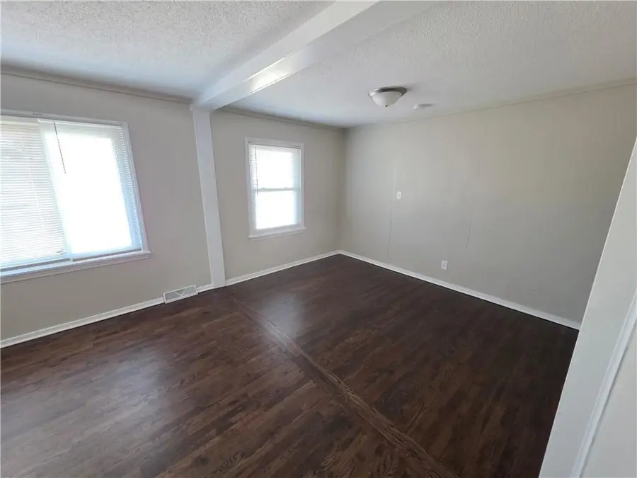 211 S Franklin Street, Raymore, MO 64083 - #2