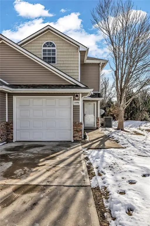 21084 Millridge Street, Spring Hill, KS 66083 - Image #2