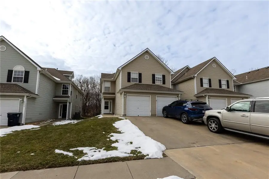 8042 N Elmwood Avenue, Kansas City, MO 64119 - #2