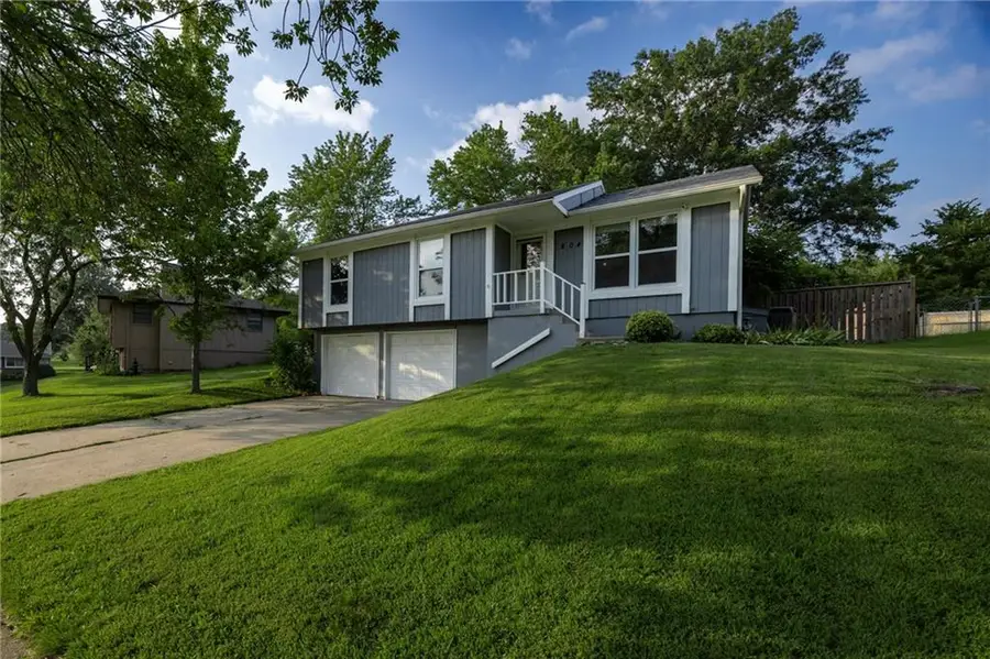 804 NE 104th Terrace, Kansas City, MO 64155 - #2