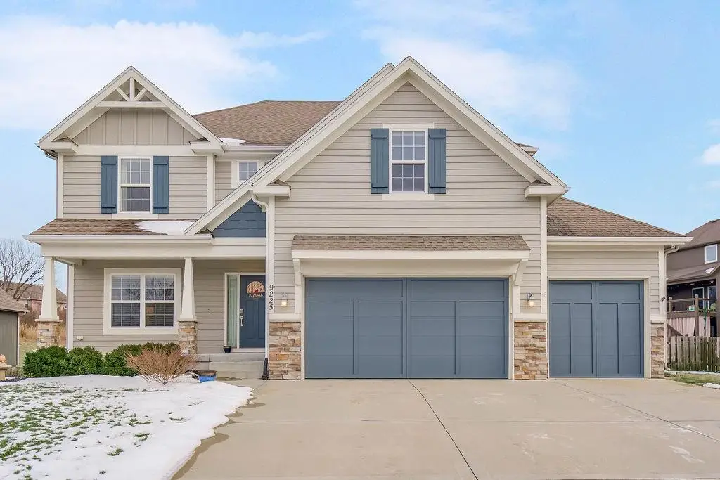 9225 N Dawn Avenue, Kansas City, MO 64154 - #1