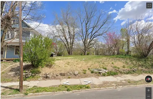 1215 N 10th Street, St Joseph, MO 64501