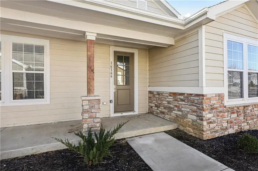 16166 Fontana Street, Stilwell, KS 66085 - #3