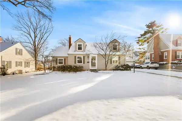 2719 W 51st Street, Westwood, KS 66205