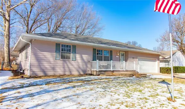 1202 S Main Street, Holden, MO 64040