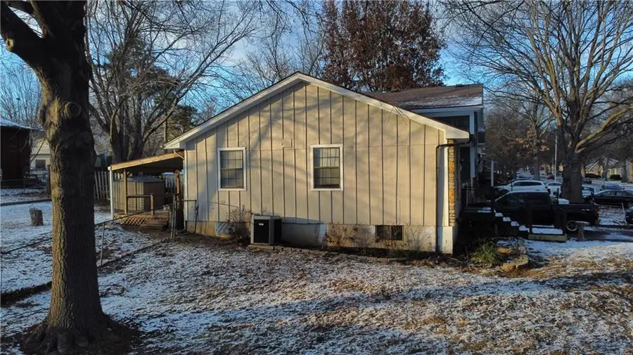 521 S Cardinal Drive, Olathe, KS 66062 - Image #2