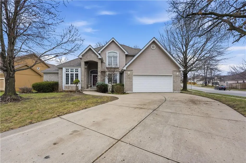 6124 N Elmwood Court, Kansas City, MO 64119 - #1