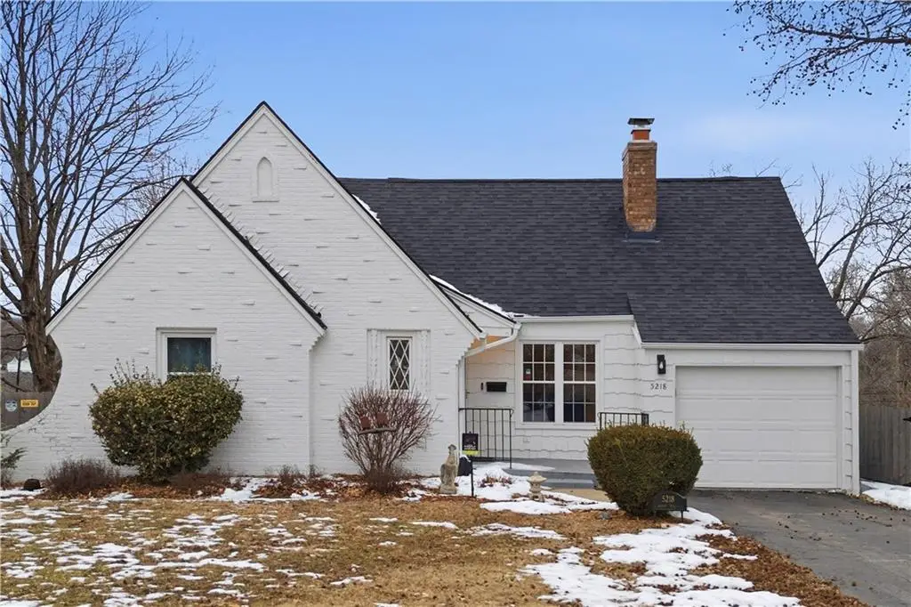 5218 N Spruce Avenue, Kansas City, MO 64119 - #1