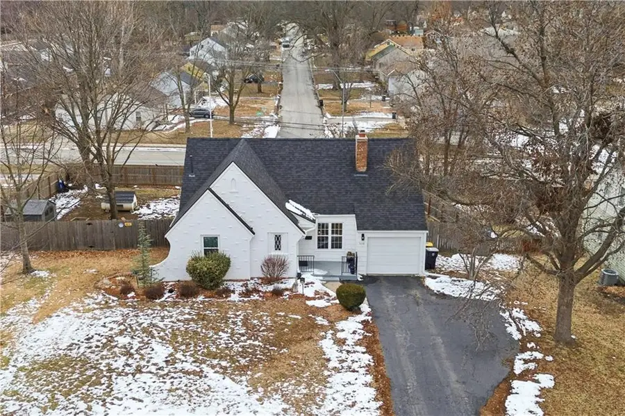 5218 N Spruce Avenue, Kansas City, MO 64119 - #3