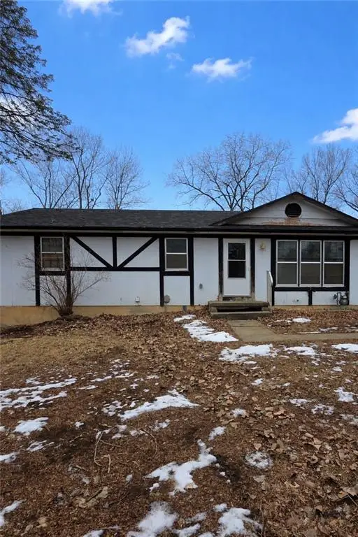 904 S 5th Street, Savannah, MO 64485