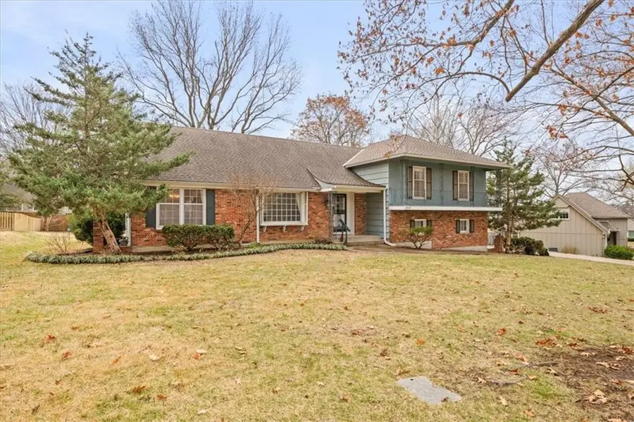 4505 W 93rd Street, Prairie Village, KS 66207 - #2