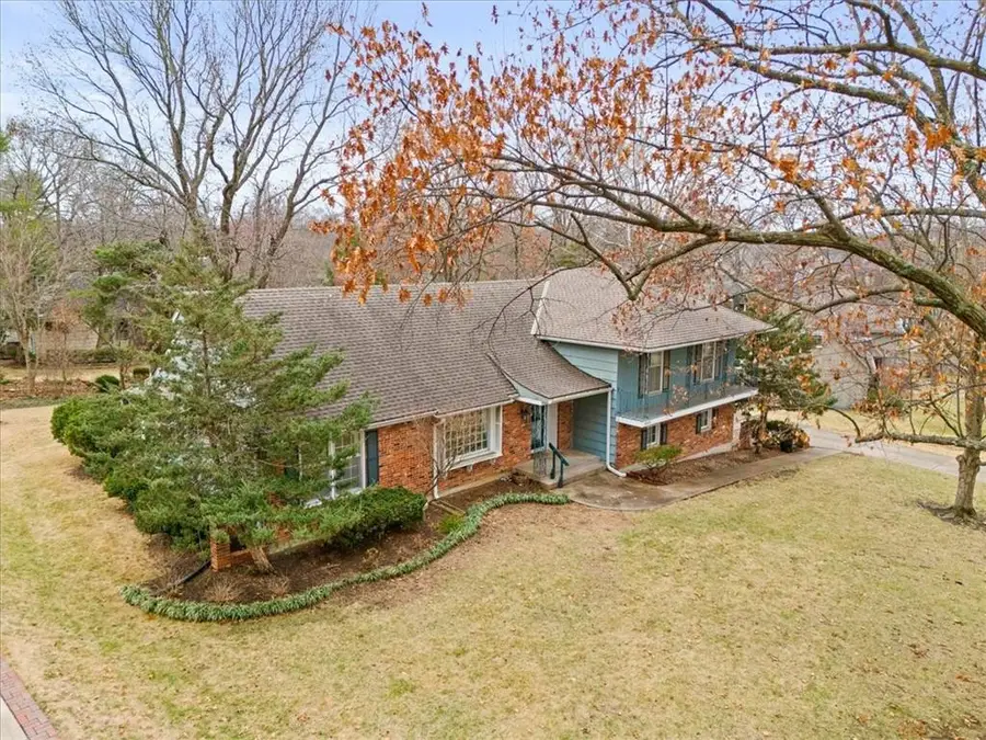 4505 W 93rd Street, Prairie Village, KS 66207 - #3