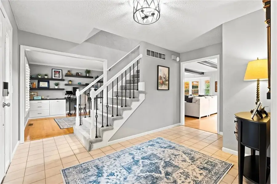 8110 W 117th Street, Overland Park, KS 66210 - Image #2