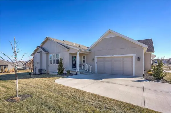 21922 W 82nd Terrace, Lenexa, KS 66220