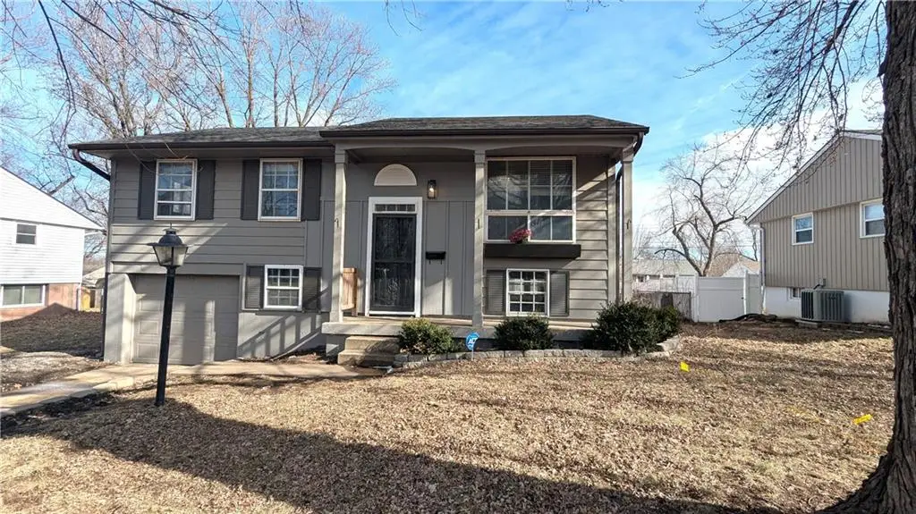 901 N Choctaw Avenue, Independence, MO 64056 - #1