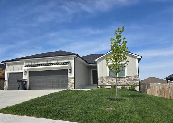 604 SW Meadowood Drive, Grain Valley, MO 64029