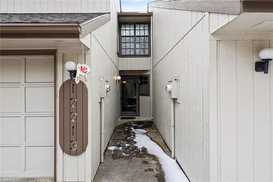 12213 Holmes Lane, Kansas City, MO 64146 - Image #3