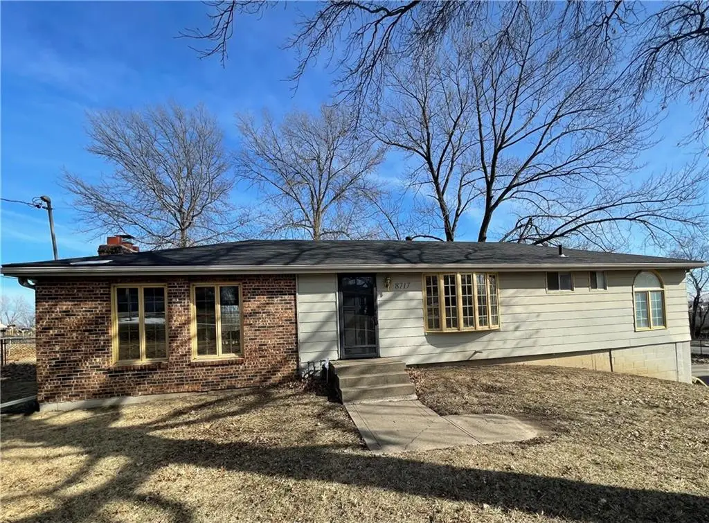 8717 Old Stagecoach Road, Kansas City, MO 64154 - Image #1