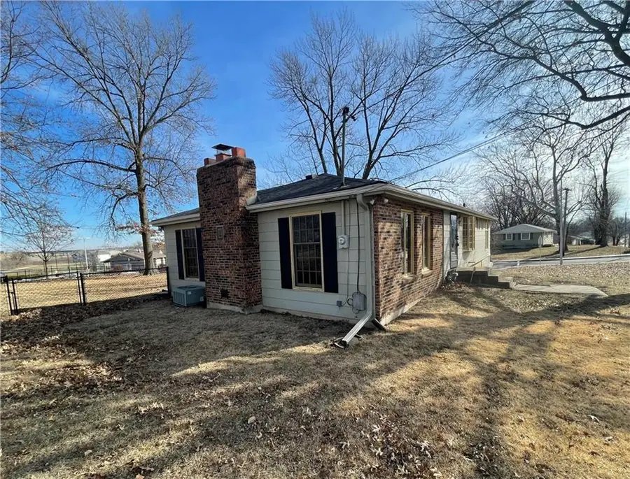 8717 Old Stagecoach Road, Kansas City, MO 64154 - Image #2