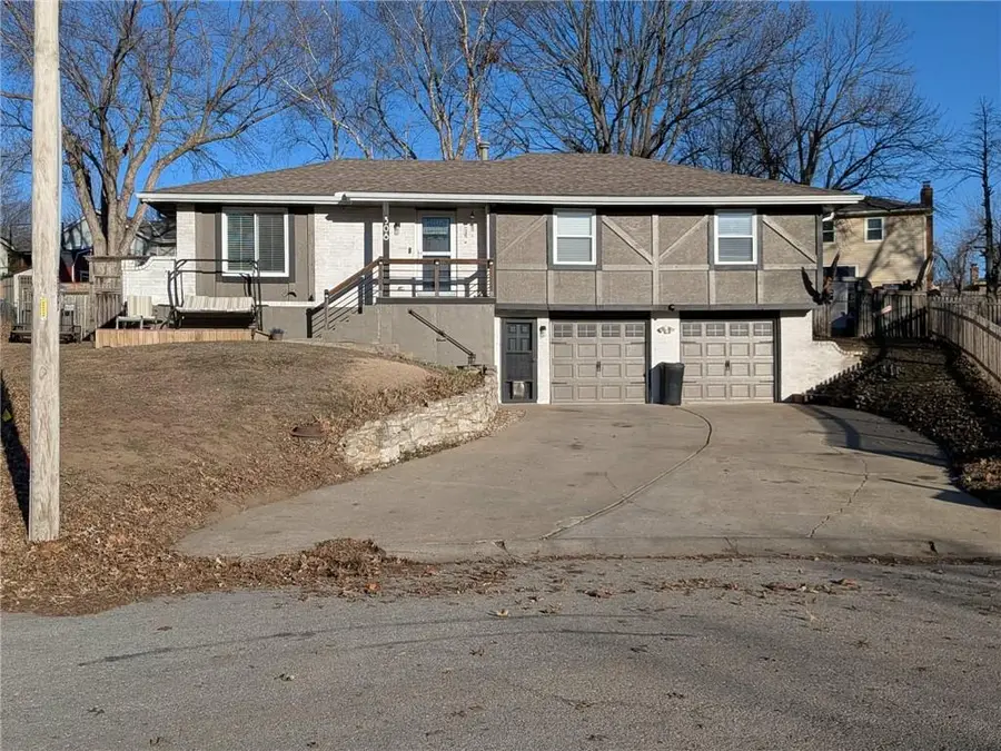 308 SW Moore Place, Blue Springs, MO 64015 - #3