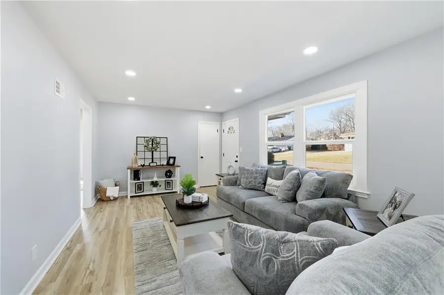 6207 Hedges Avenue, Raytown, MO 64133 - #2