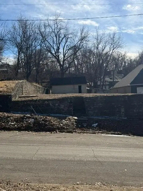 516 Blake Street, Saint Joseph, MO 64504 - #2