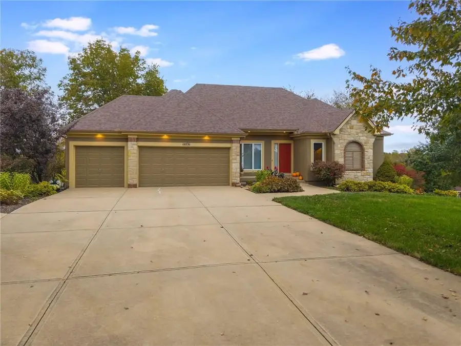 18876 W 252nd Street, Paola, KS 66071 - #2