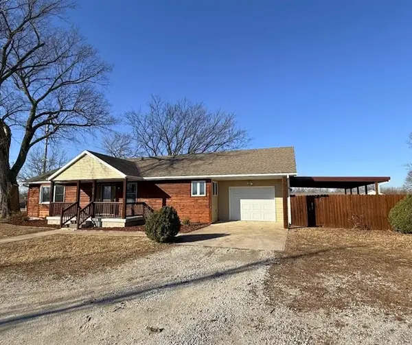 715 E Highland Avenue, Nevada, MO 64772