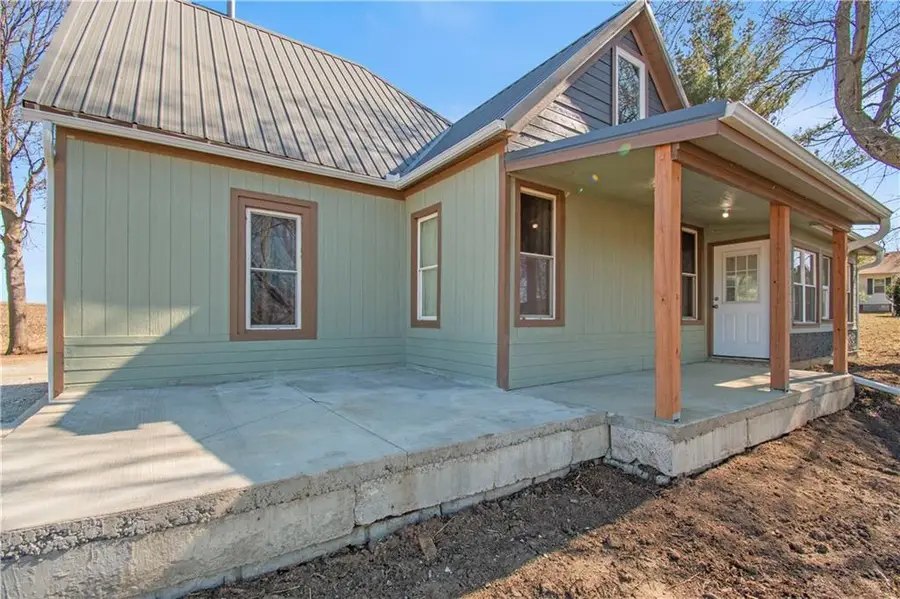 1211 Broad Street, Waverly, MO 64096 - #3