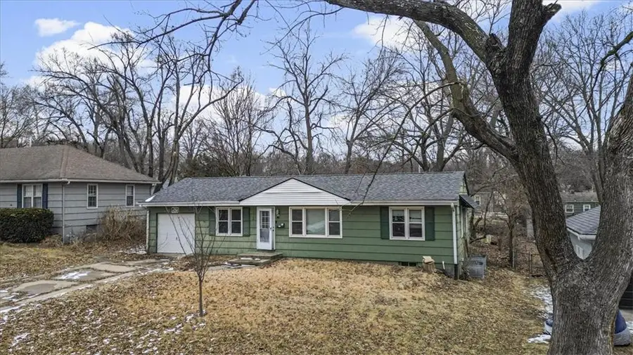 8513 Riggs Street, Overland Park, KS 66212 - #2