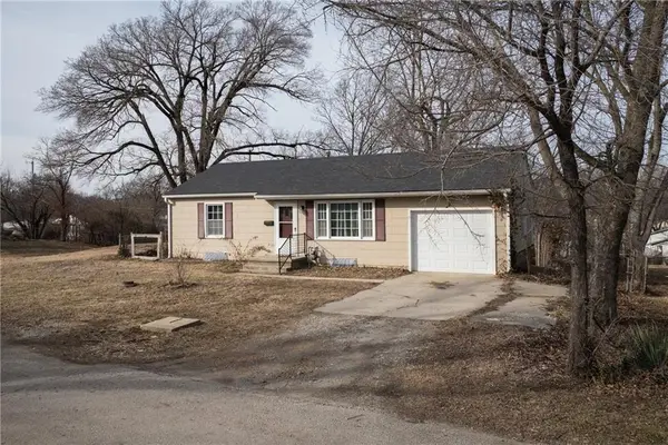 607 Hillcrest Drive, Knob Noster, MO 65336
