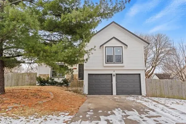 15907 W 124th Terrace, Olathe, KS 66062