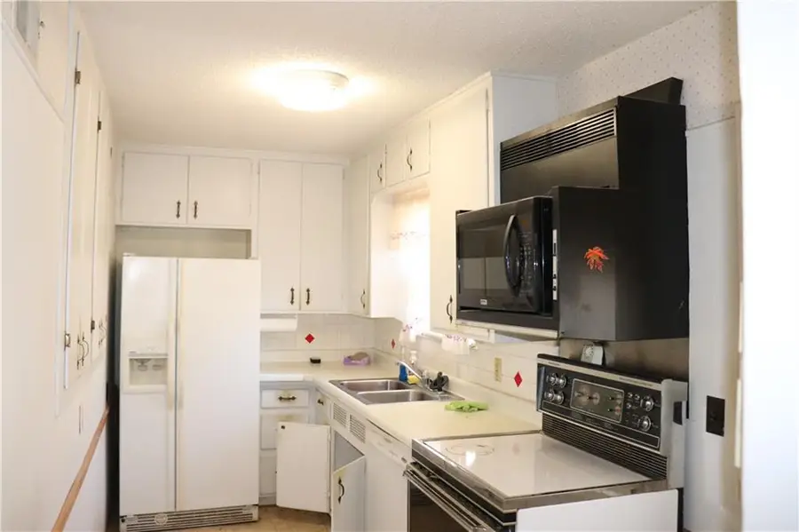 520 E 66th Terrace, Kansas City, MO 64131 - Image #3