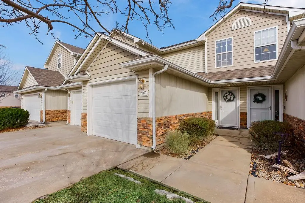 21009 Millridge Street, Spring Hill, KS 66083 - Image #1