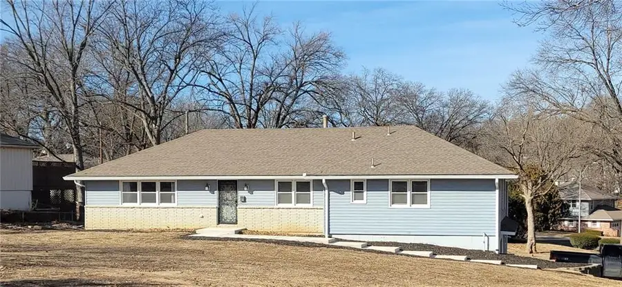 1208 E Red Bridge Road, Kansas City, MO 64131 - #2