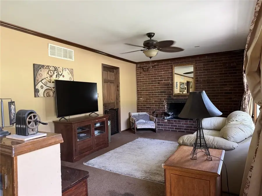 6807 Sycamore Avenue, Kansas City, MO 64133 - Image #3