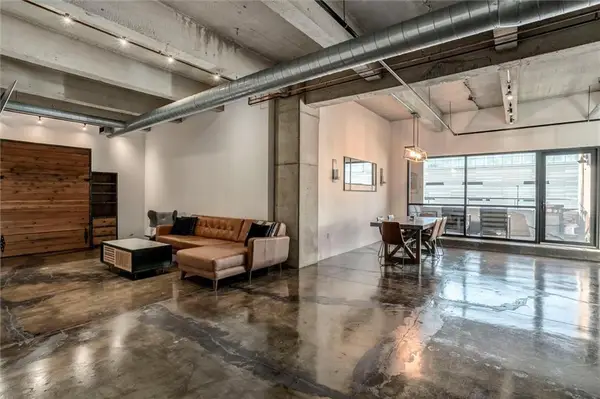 360 W Pershing Unit 230 Road #230, Kansas City, MO 64108