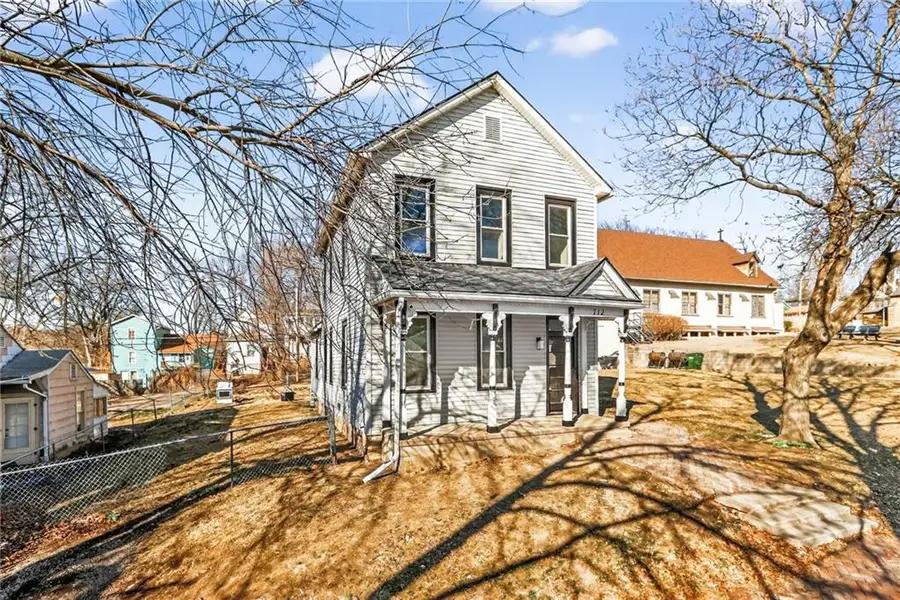 712 Seneca Street, Leavenworth, KS 66048 - Image #2