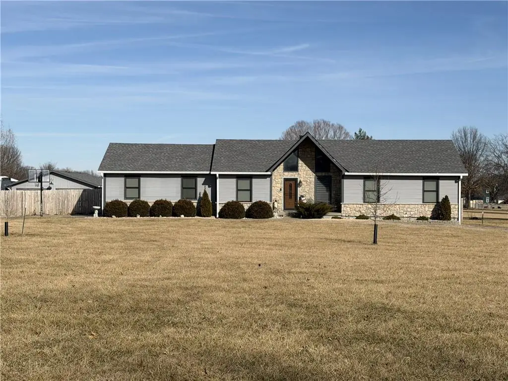 11808 E 246th Street, Peculiar, MO 64078 - #1