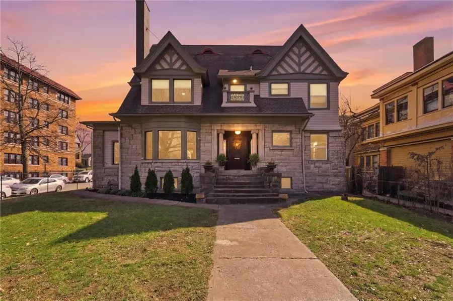 1217 E Armour Boulevard, Kansas City, MO 64109 - #2