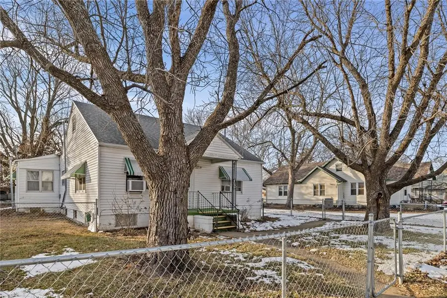 509 N Oak Street, Garnett, KS 66032 - #2