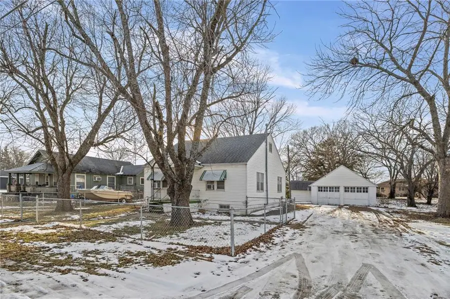 509 N Oak Street, Garnett, KS 66032 - #3