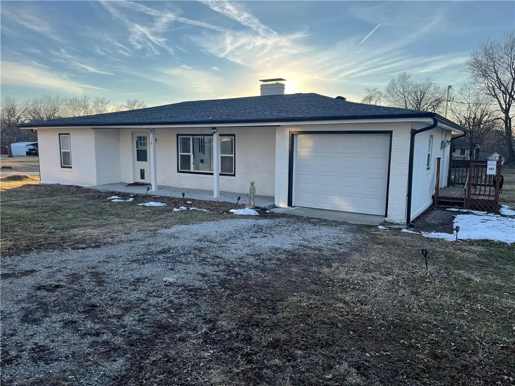 701 N Cherry Street, Cameron, MO 64429 - #1