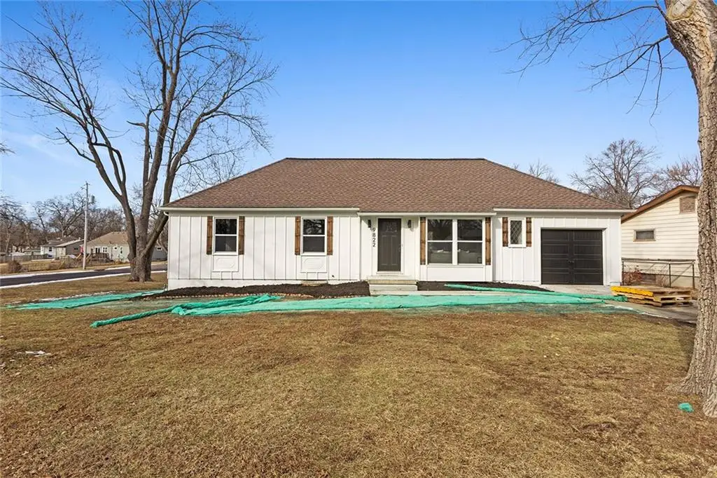 9822 England Drive, Overland Park, KS 66212 - Image #1