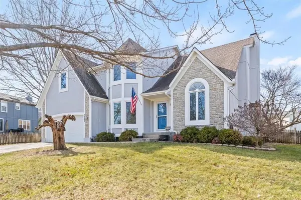 1383 S Hunter Drive, Olathe, KS 66062