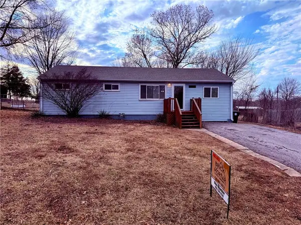 17604 Montgall Drive, Belton, MO 64012